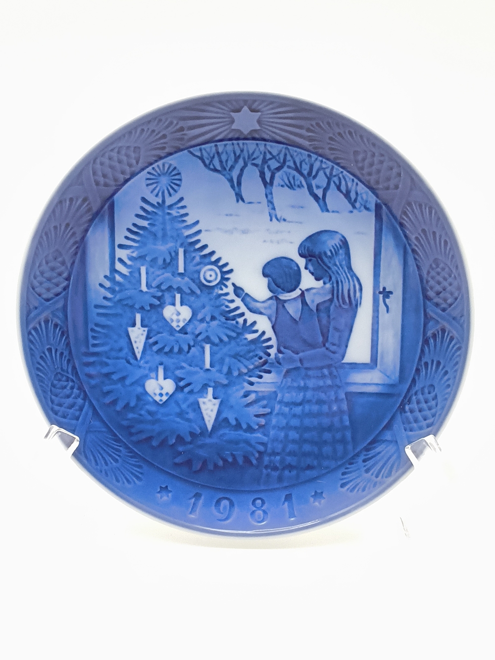 Born in 1981? Spruce Up Your Wall With This Vintage Royal Copenhagen Plate!